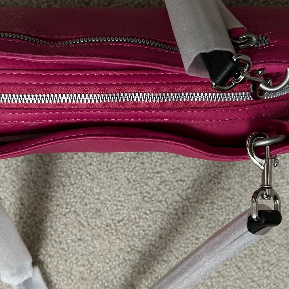 American Leather co. Triple compartment Leather Lenox Shoulder Bag NWT - Picture 4 of 7